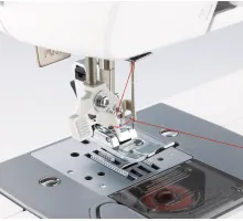 Šicí stroj Brother XQ 3700 + stolek zdarma (4)